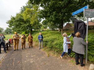 Foto Nieuw pad in Hoensbroek vernoemd naar Hub Cobben