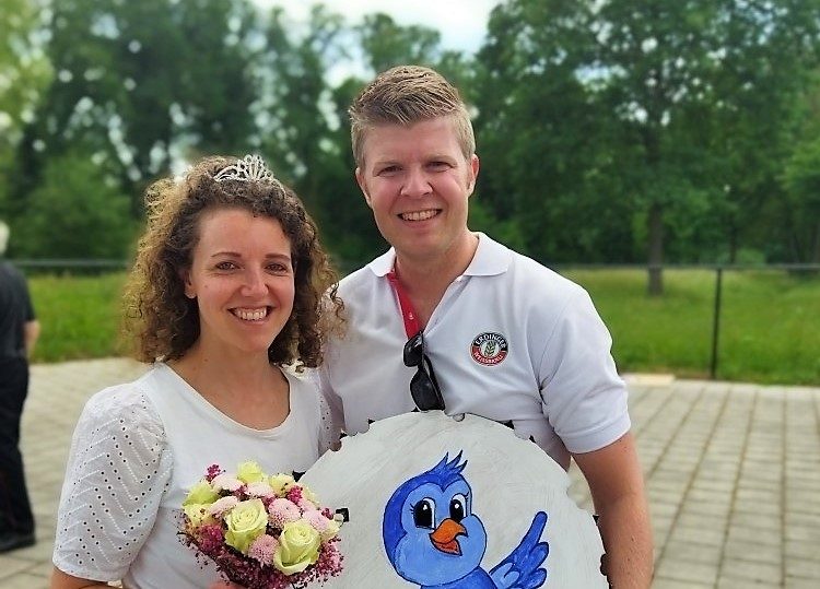 Nieuwe schutterskoning 2022Stef Hazen Heerlerheide en partner Susanne Herberichs (Middel)