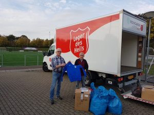 fc hoensbroek donneer schirts aan legers des heil eindhoven