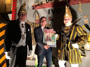 Archieffoto over uitreiking 1e Bokkepootje bij Bokkeriejesj