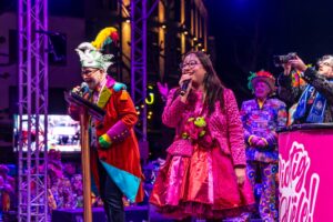 “Sjtundje Knipa: Een Heerlense Carnavalsklassieker Vol Muziek en Herinneringen”